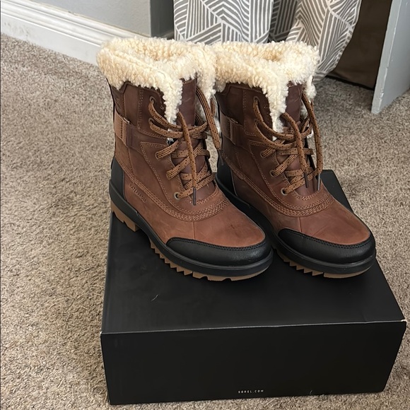 Sorel boots - Picture 1 of 5